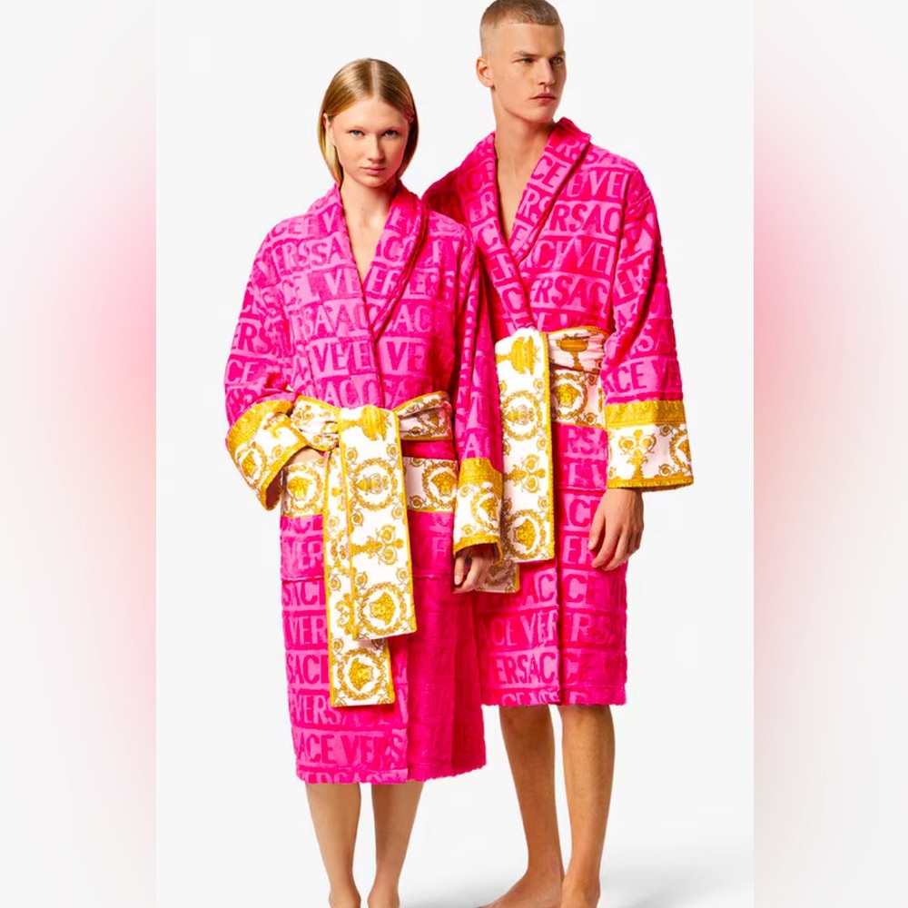 Elegant I ♡ BAROQUE BATHROBE by Versace with storage bag